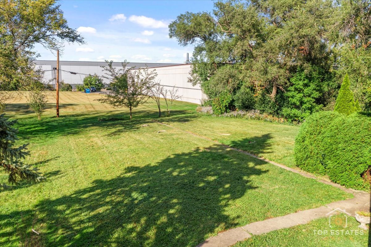 17W508 Hawthorne Avenue, Wood Dale, IL 60191