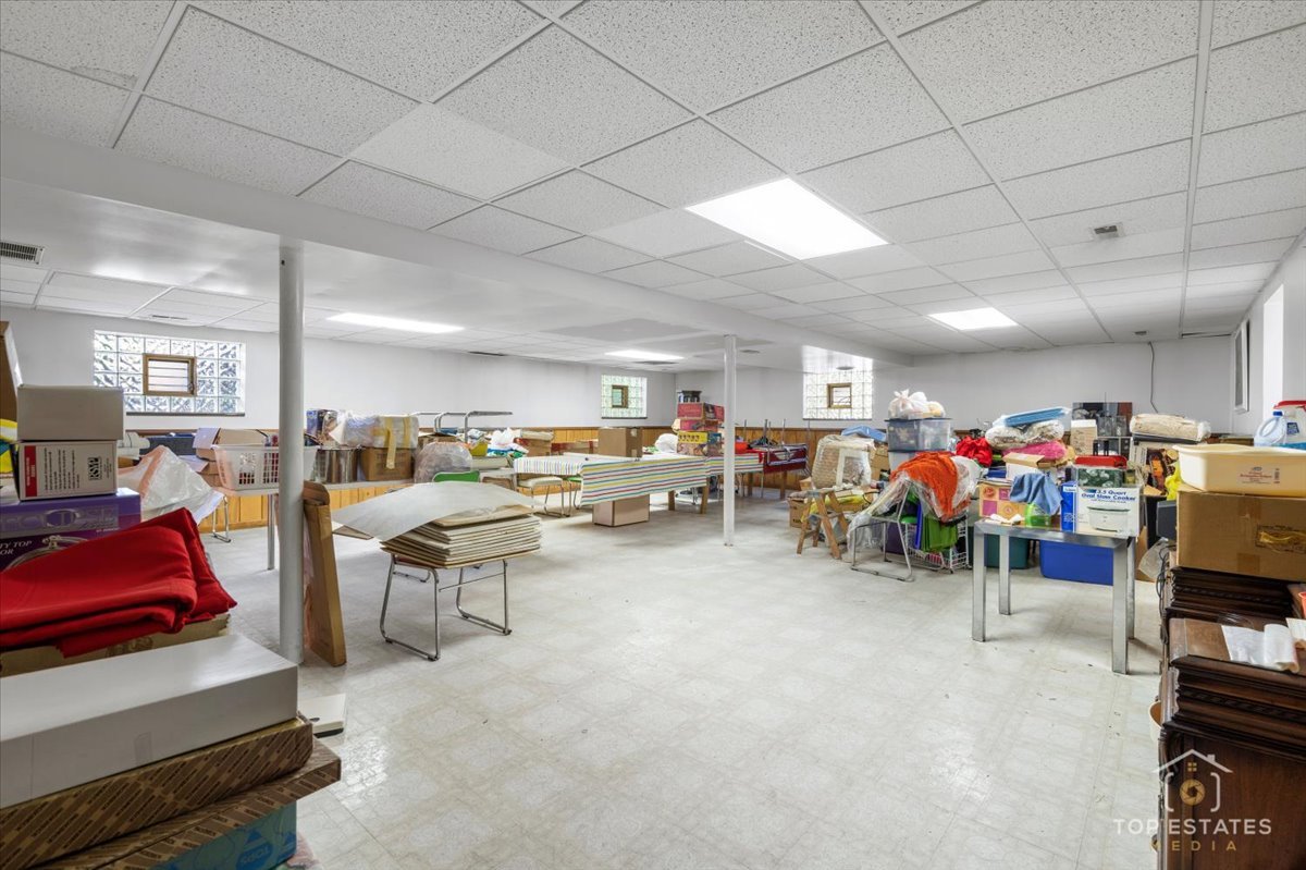 17W508 Hawthorne Avenue, Wood Dale, IL 60191