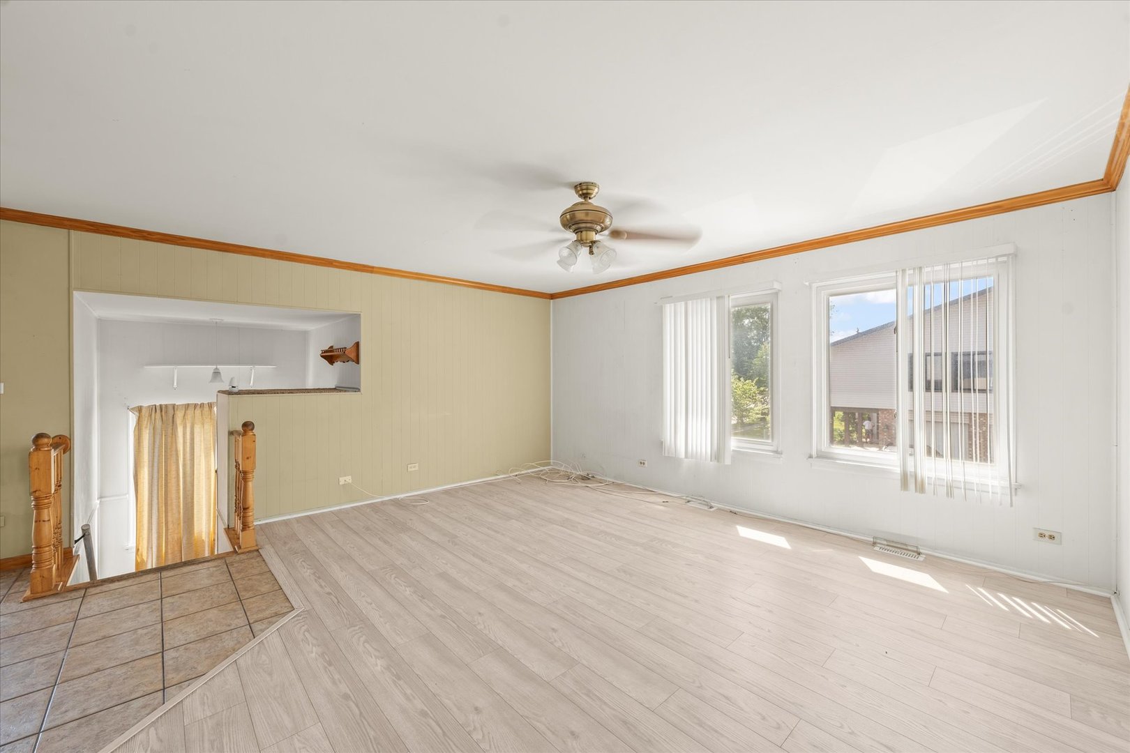 1316 Kingsbury Drive #1, Hanover Park, IL 60133