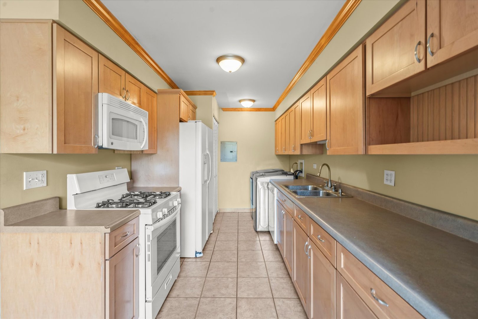 1316 Kingsbury Drive #1, Hanover Park, IL 60133