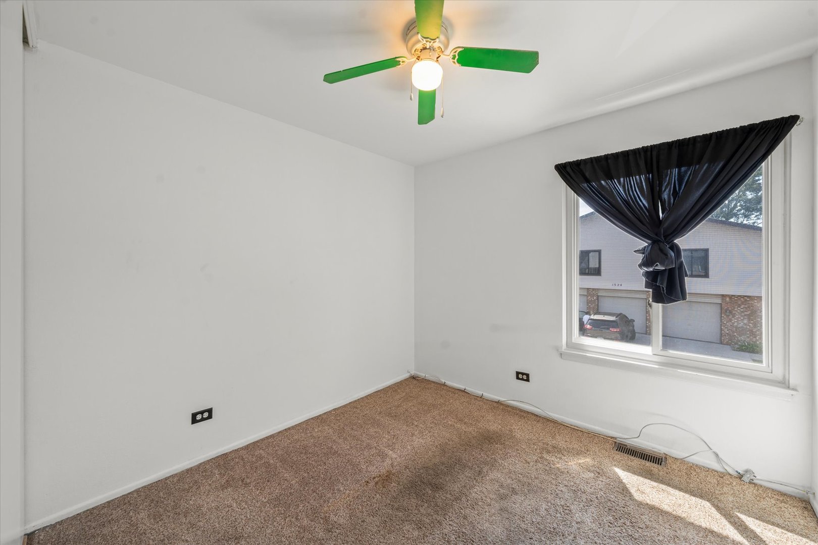 1316 Kingsbury Drive #1, Hanover Park, IL 60133