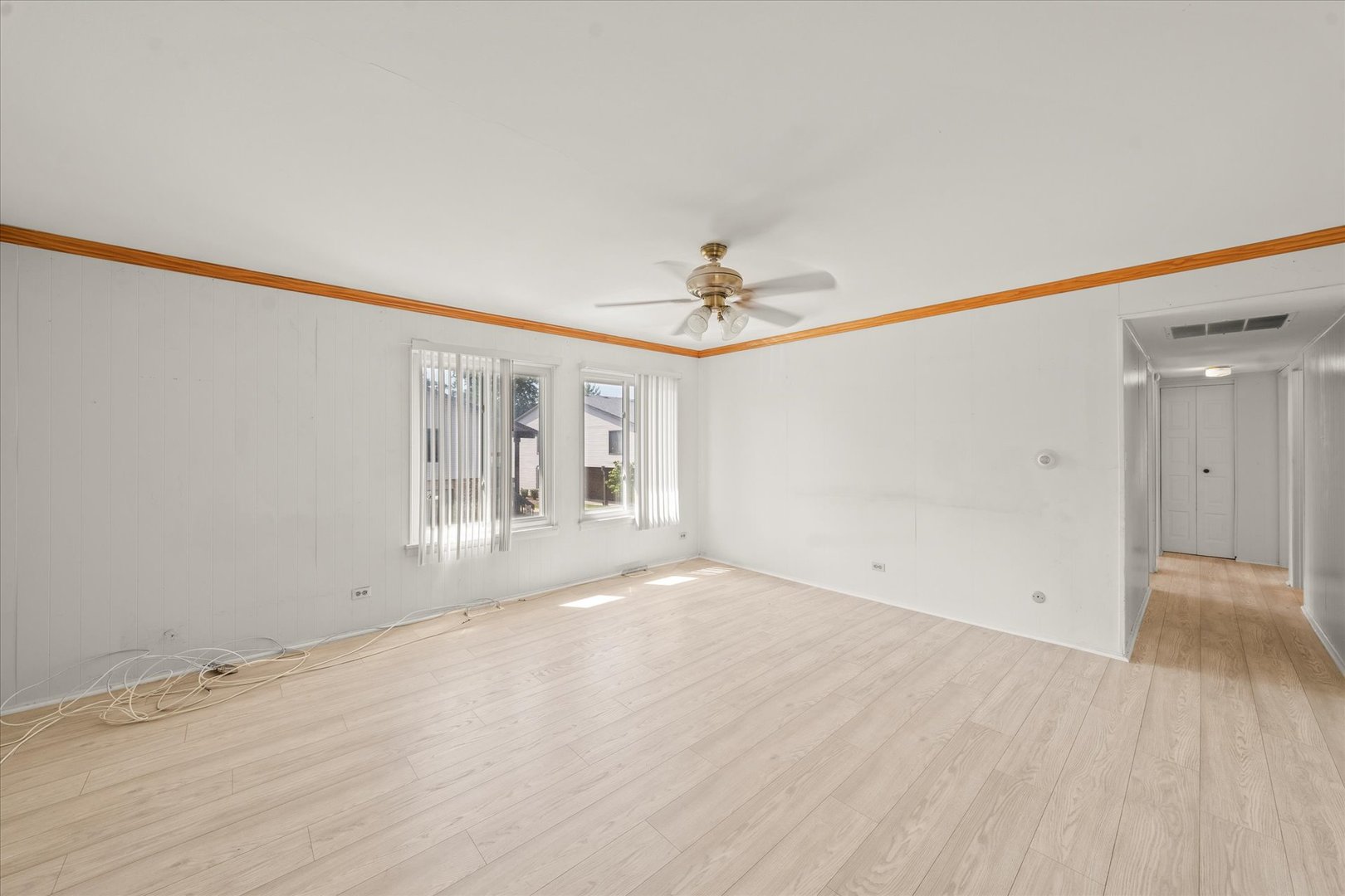 1316 Kingsbury Drive #1, Hanover Park, IL 60133