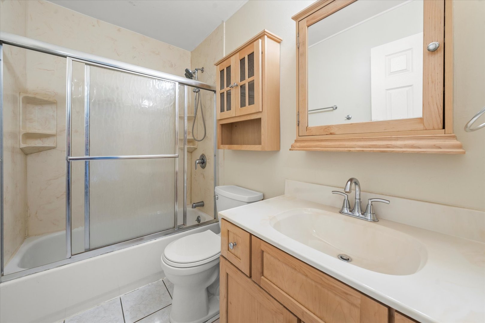 1316 Kingsbury Drive #1, Hanover Park, IL 60133