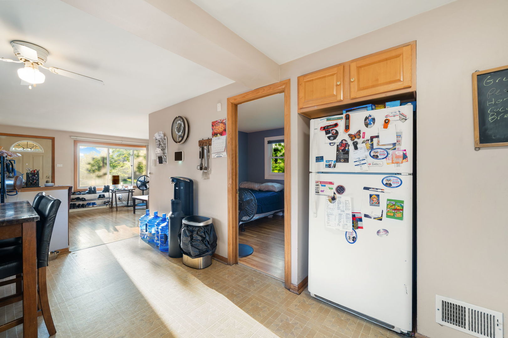 12915 S Houston Avenue, Chicago, IL 60633