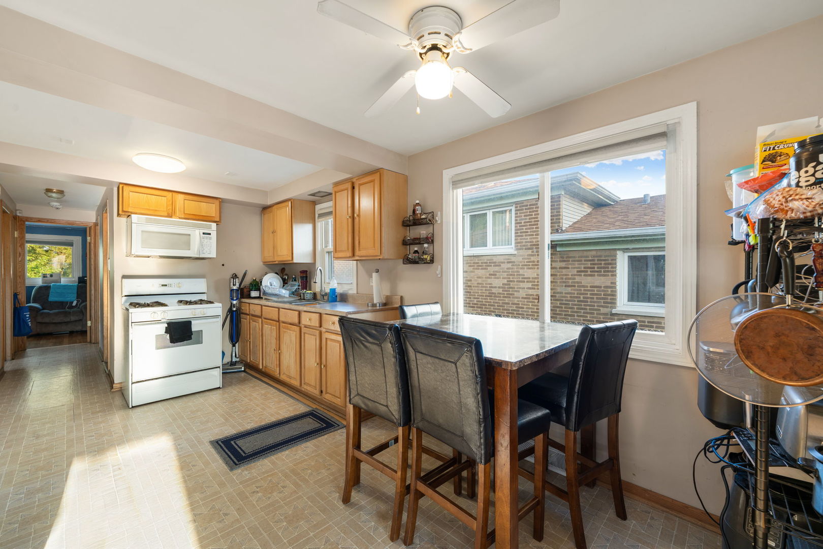 12915 S Houston Avenue, Chicago, IL 60633