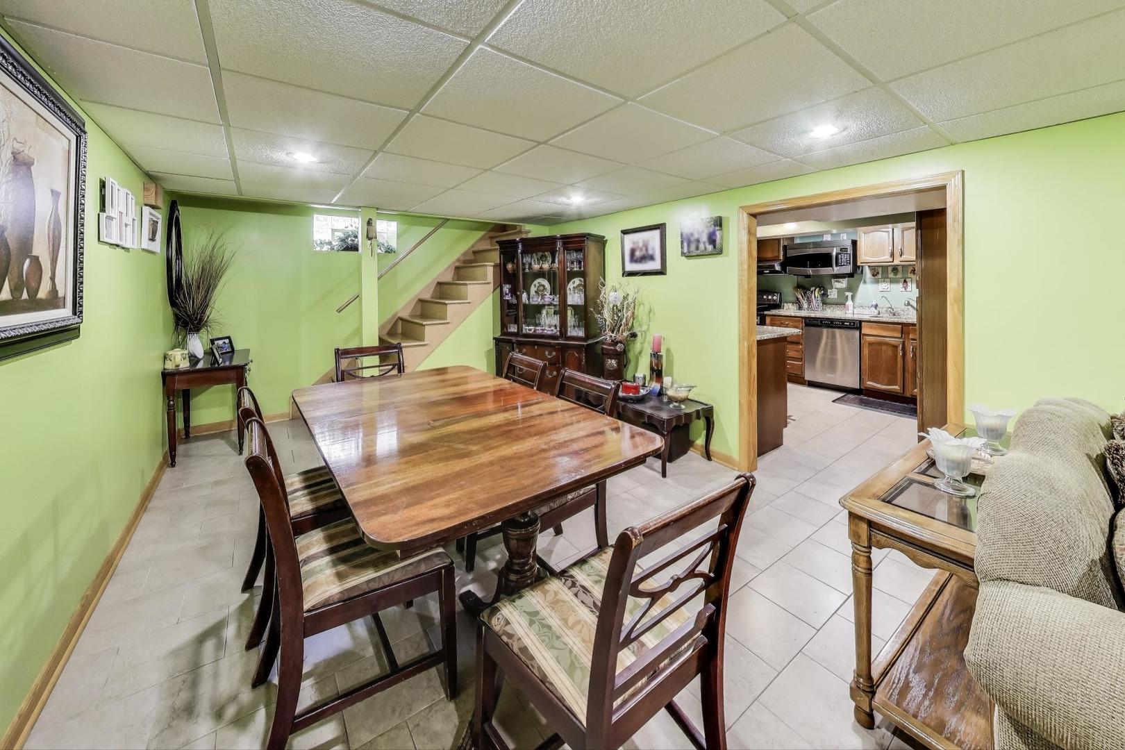 4962 N Oconto Avenue, Harwood Heights, IL 60706
