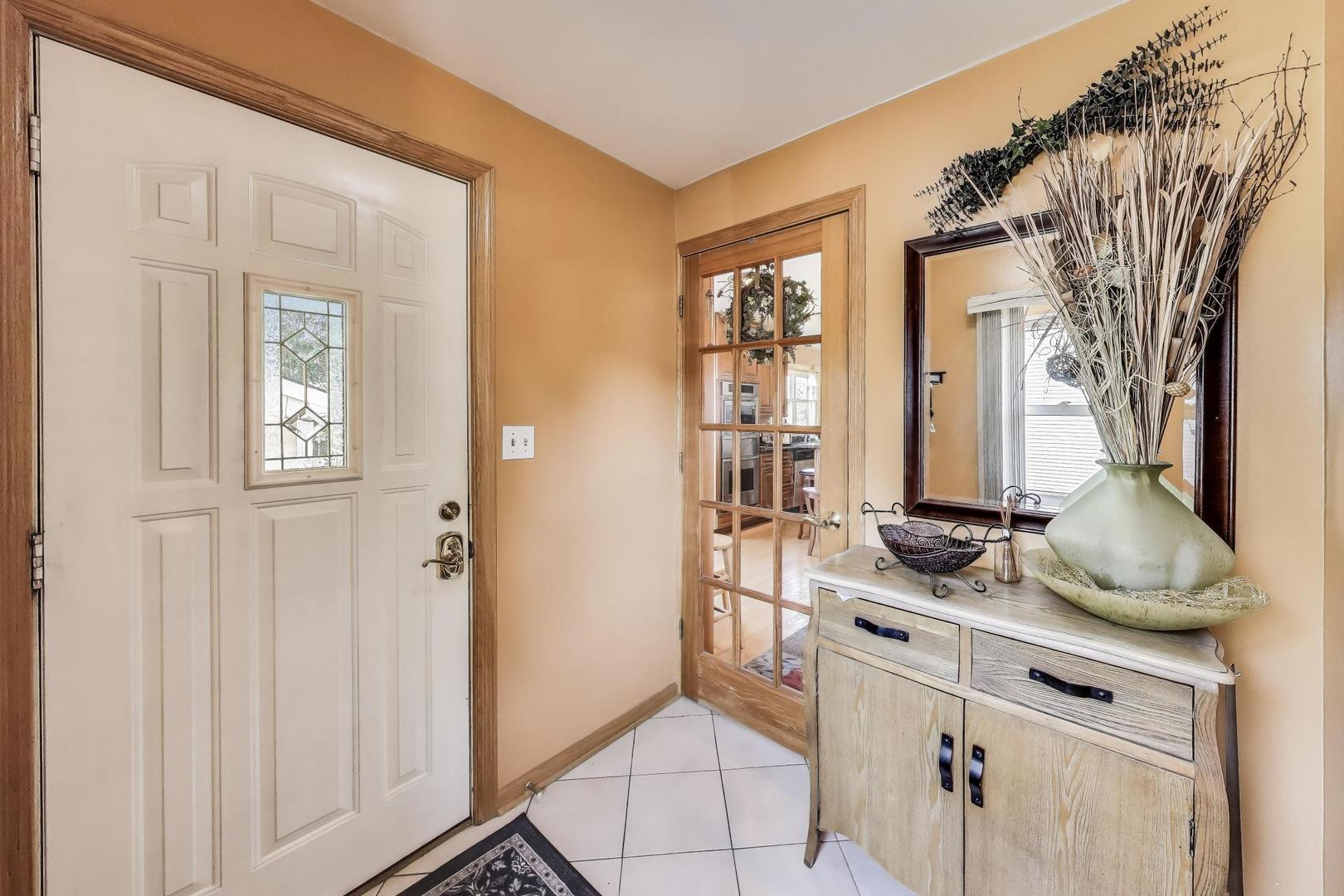 4962 N Oconto Avenue, Harwood Heights, IL 60706