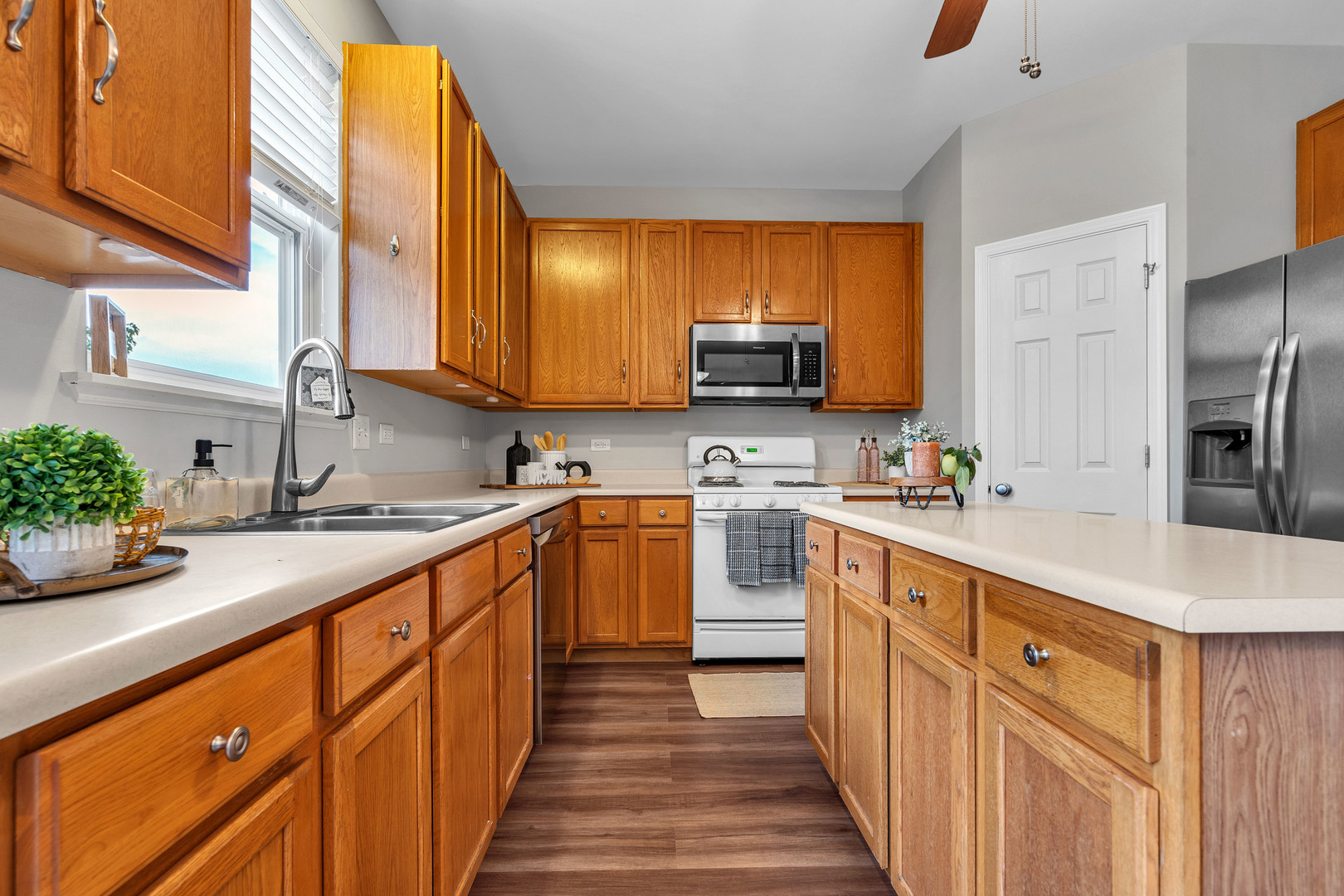2513 SIMON Drive, Montgomery, IL 60538