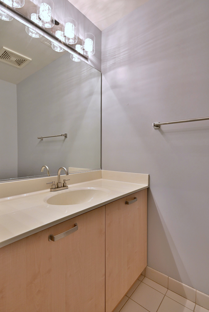 111 S Morgan Street #810, Chicago, IL 60607