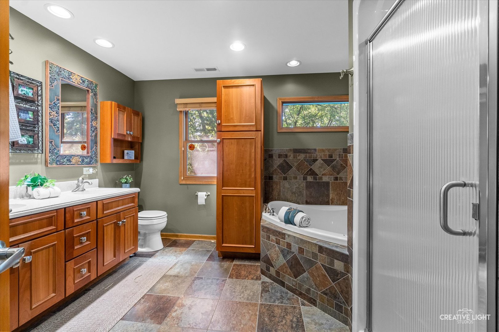 2S452 Riverside Avenue, Warrenville, IL 60555