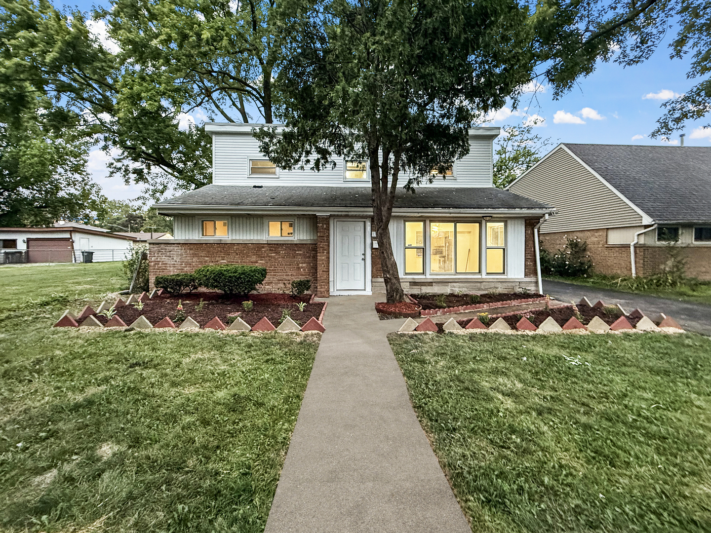 17138 Burnham Avenue, Lansing, IL 60438
