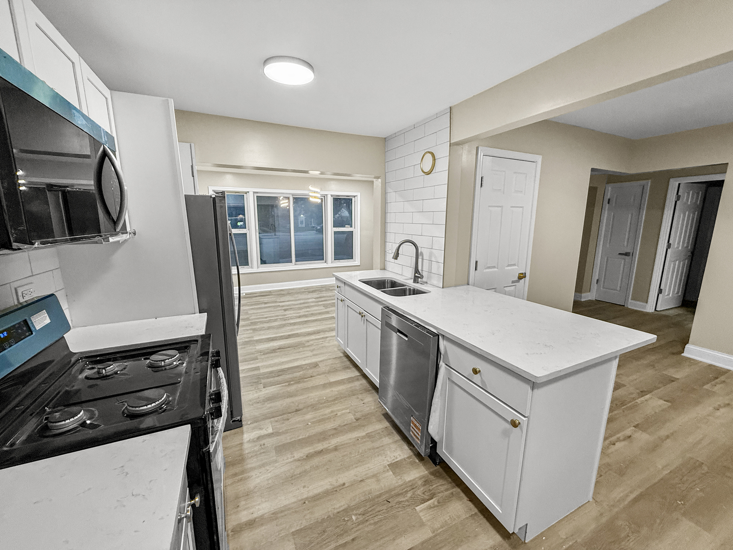 17138 Burnham Avenue, Lansing, IL 60438