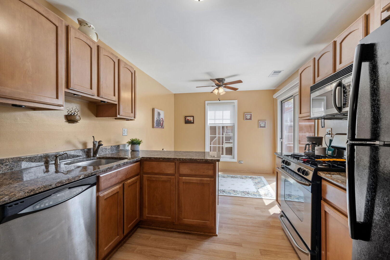 54 Plymouth Court #202D, Naperville, IL 60565