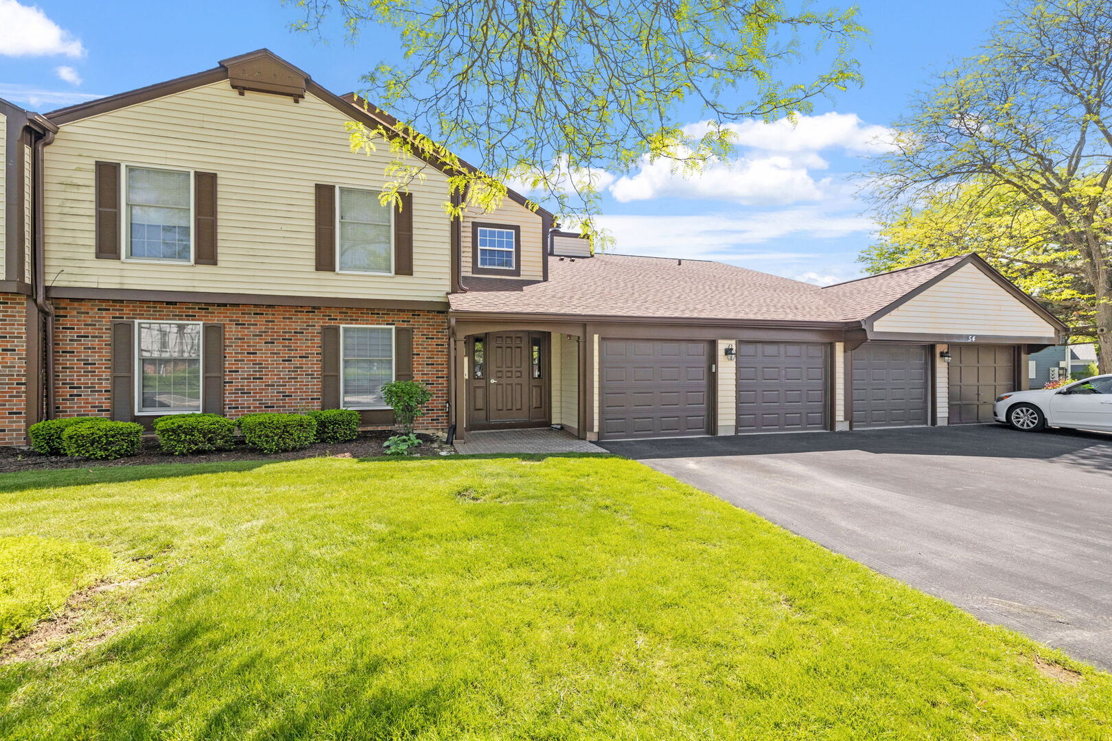 54 Plymouth Court #202D, Naperville, IL 60565