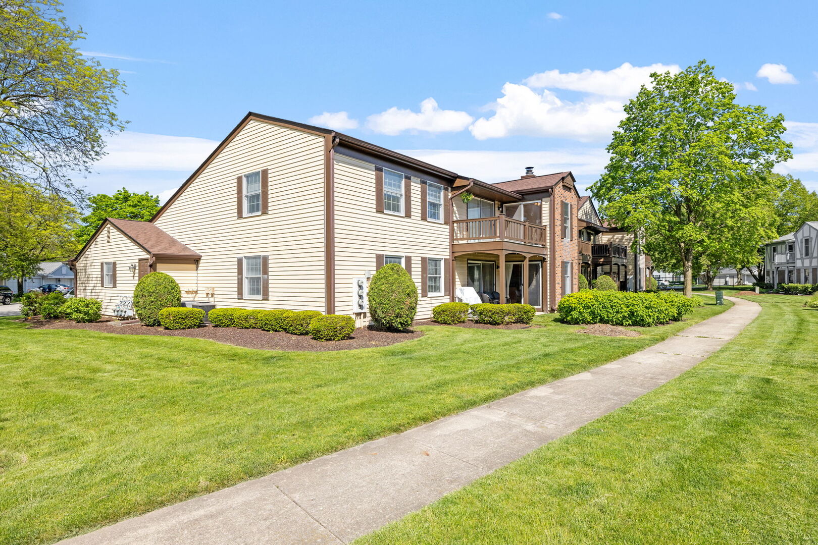 54 Plymouth Court #202D, Naperville, IL 60565