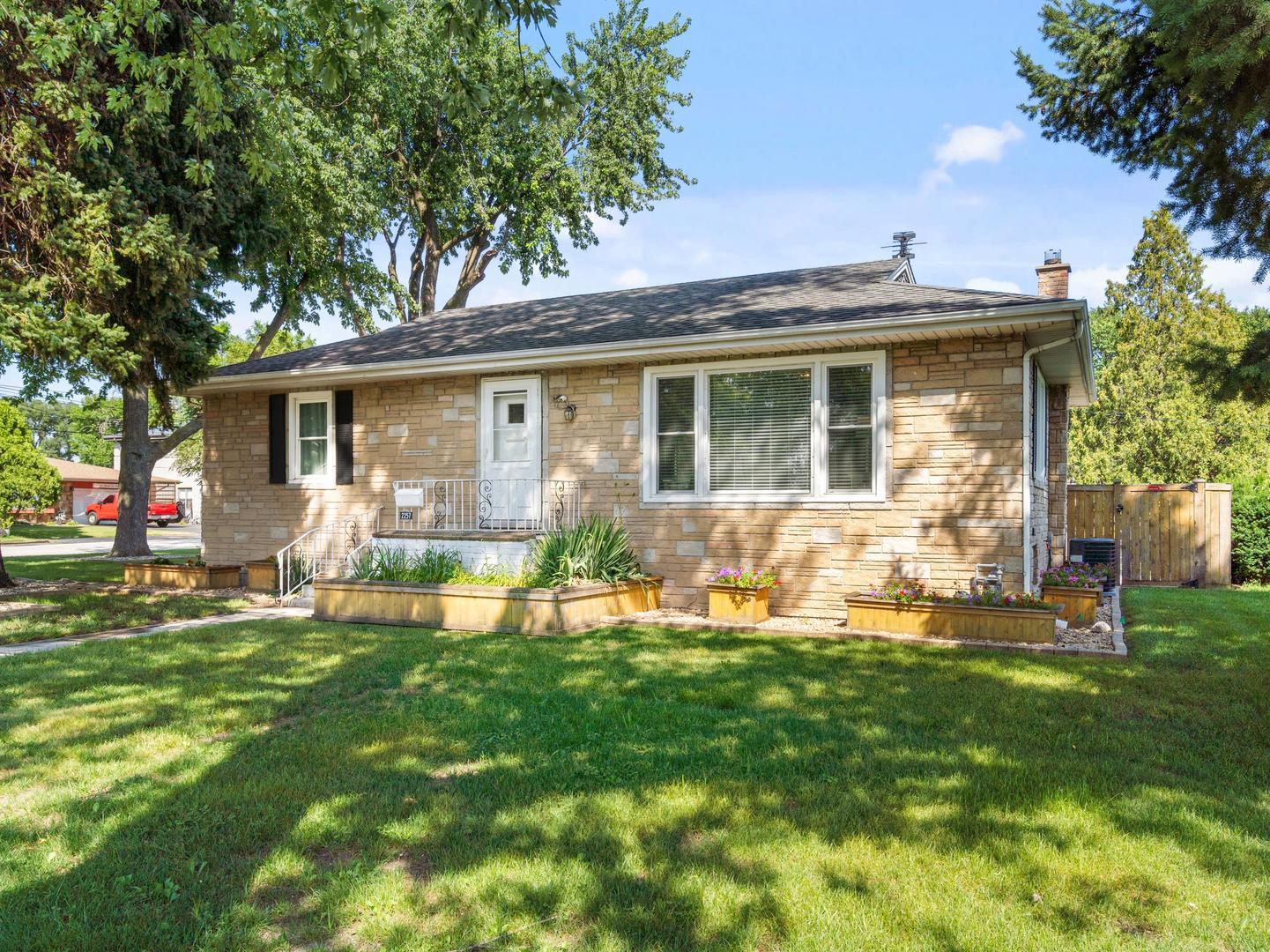 2257 Dora Street, Melrose Park, IL 60164