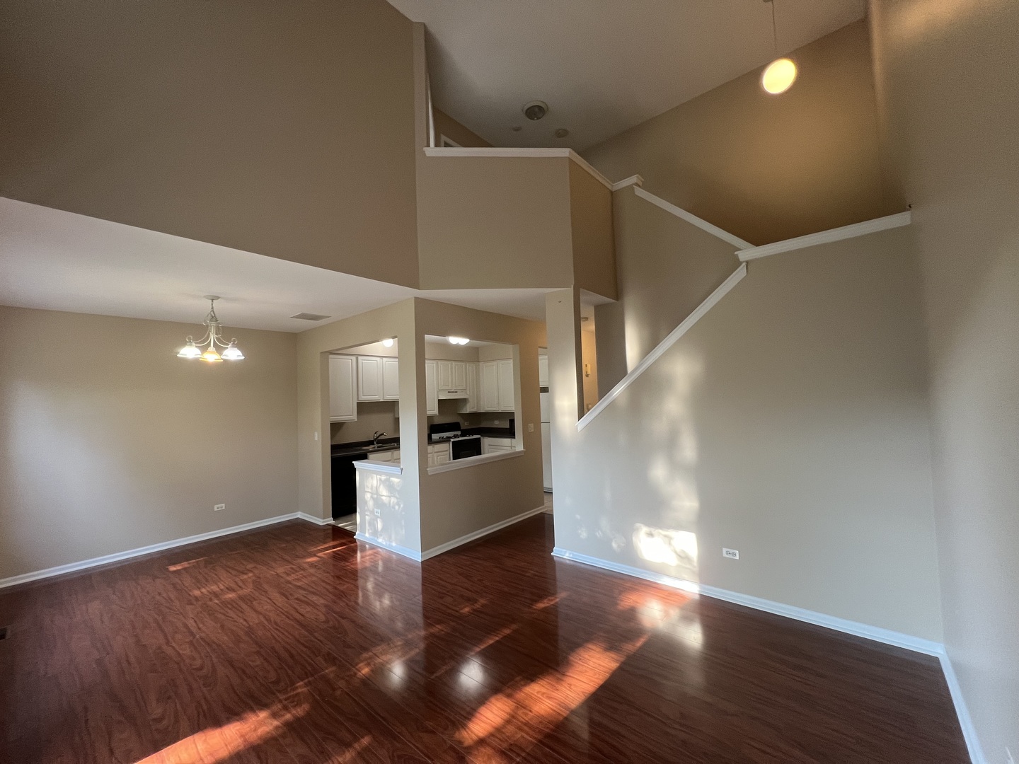 2820 White Thorn Circle #2820, Naperville, IL 60564