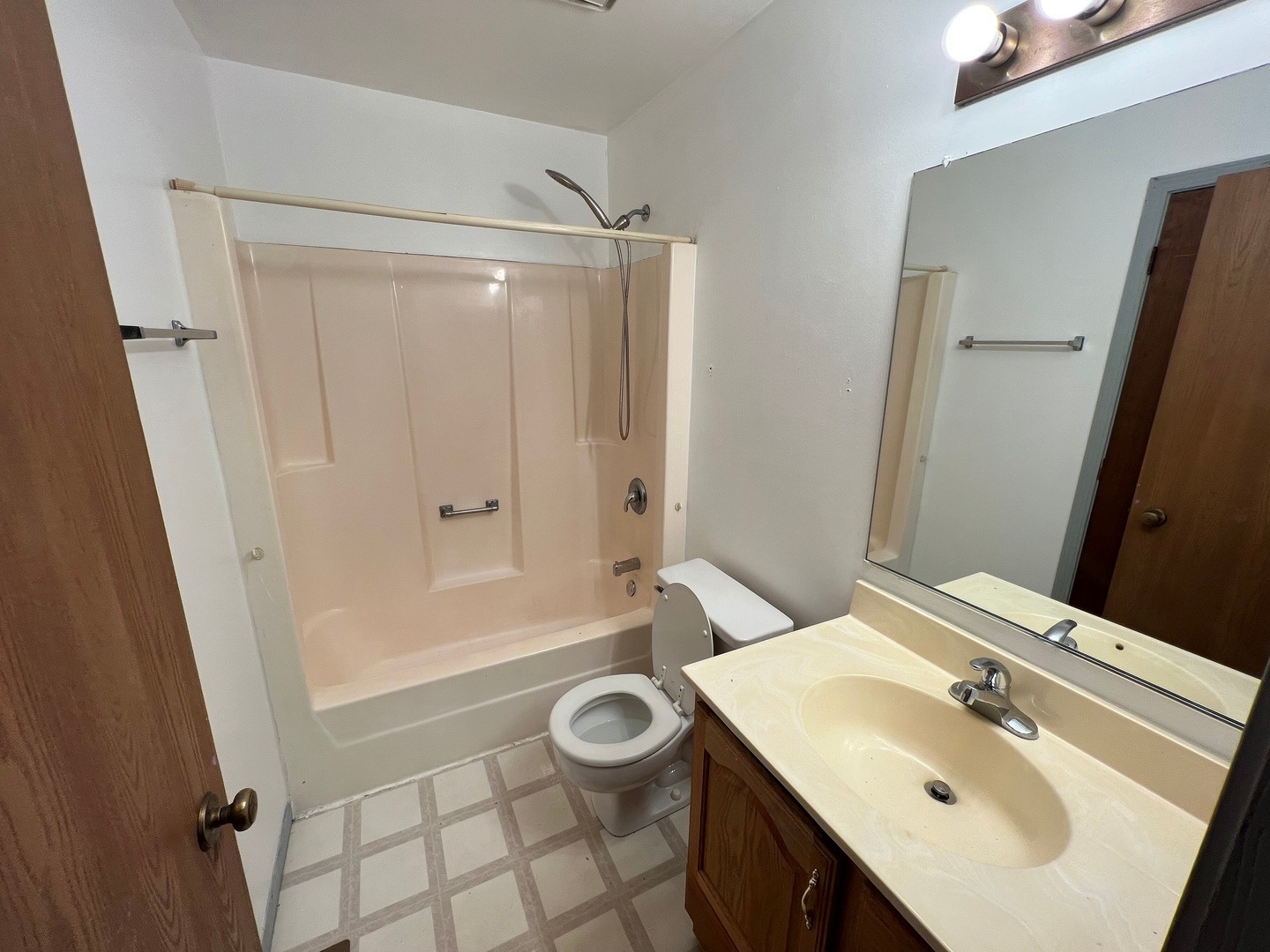 725 Clearwood Court, Aurora, IL 60504