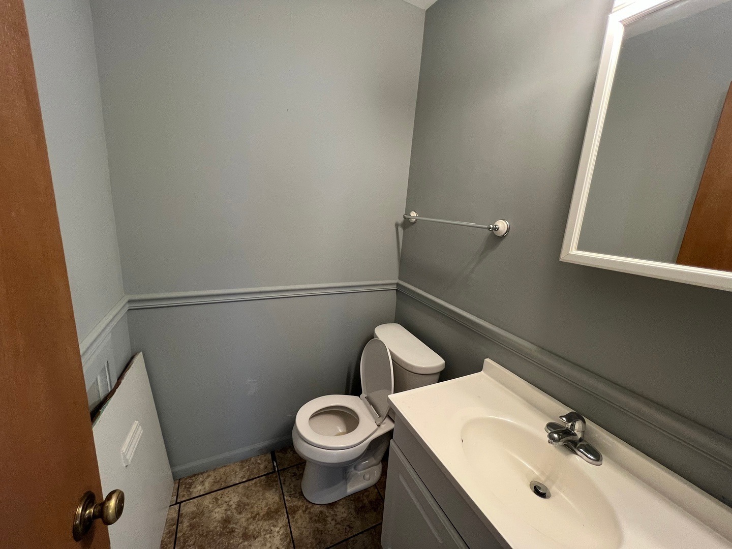 725 Clearwood Court, Aurora, IL 60504