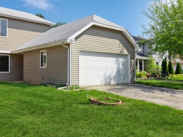 725 Clearwood Court, Aurora, IL 60504