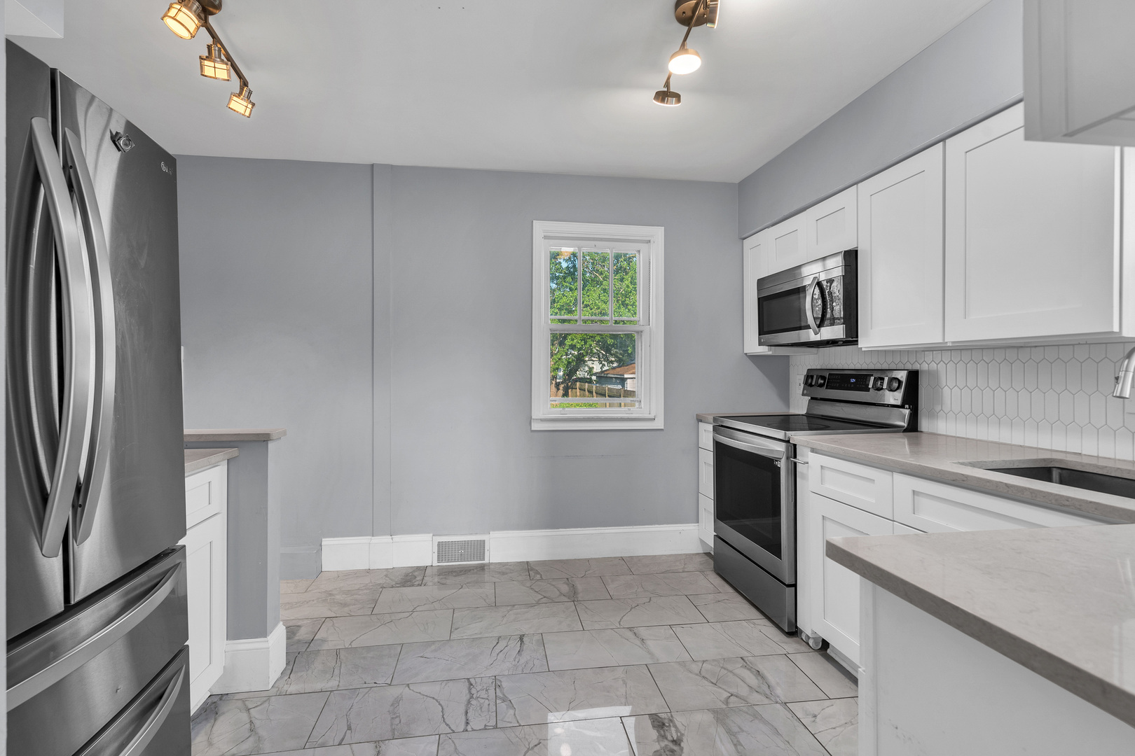 193 May Street, Bensenville, IL 60106