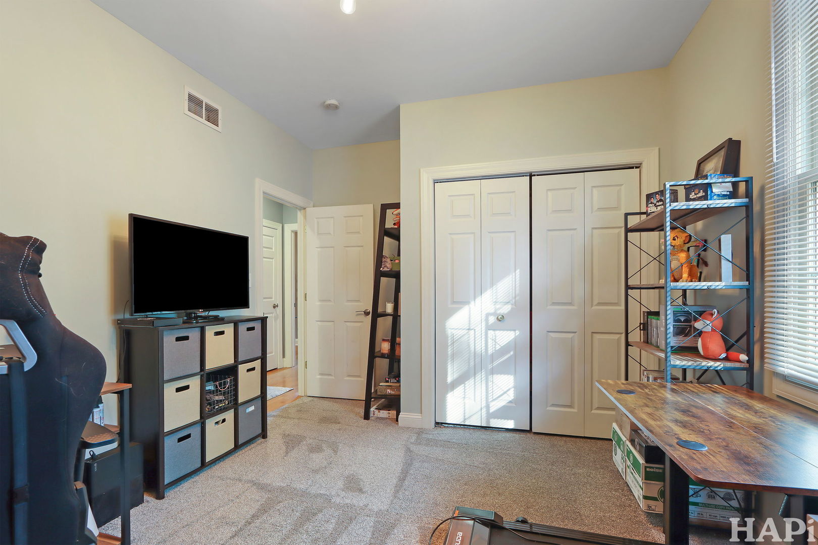 26332 N Hickory Avenue, Mundelein, IL 60060