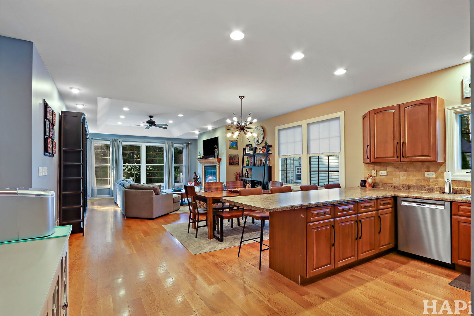 26332 N Hickory Avenue, Mundelein, IL 60060