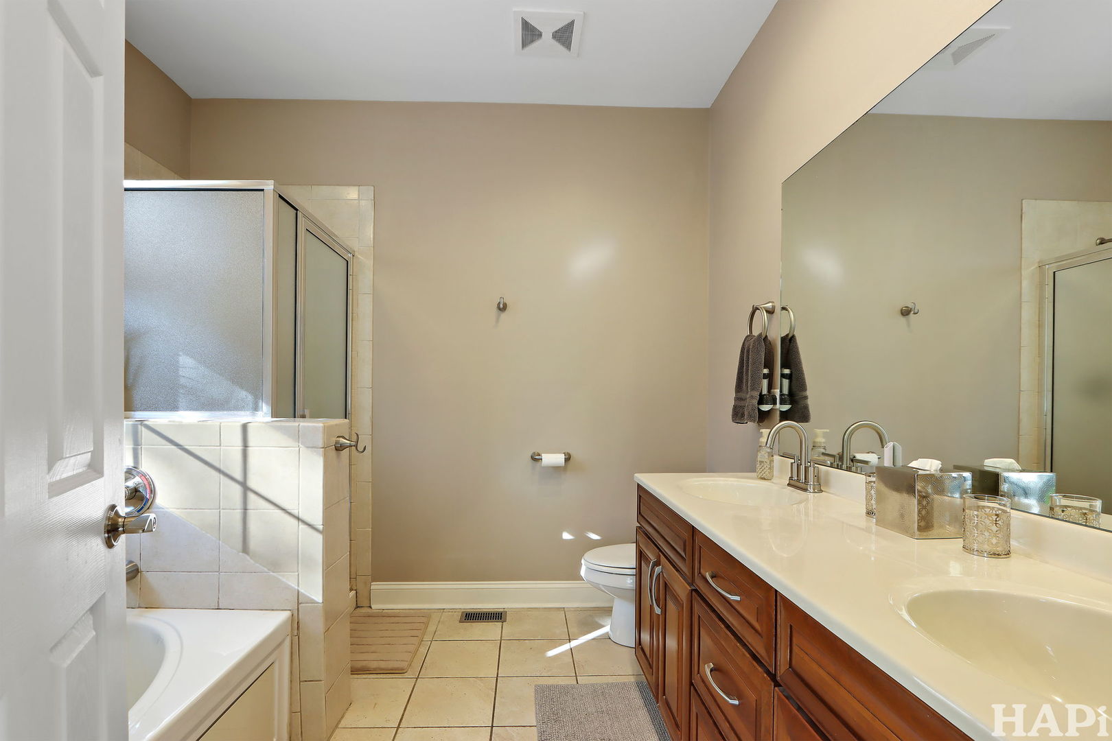 26332 N Hickory Avenue, Mundelein, IL 60060