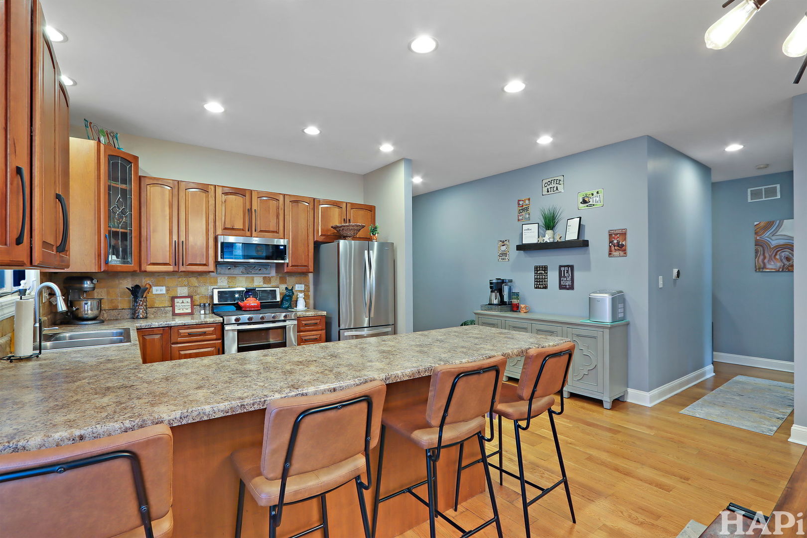 26332 N Hickory Avenue, Mundelein, IL 60060