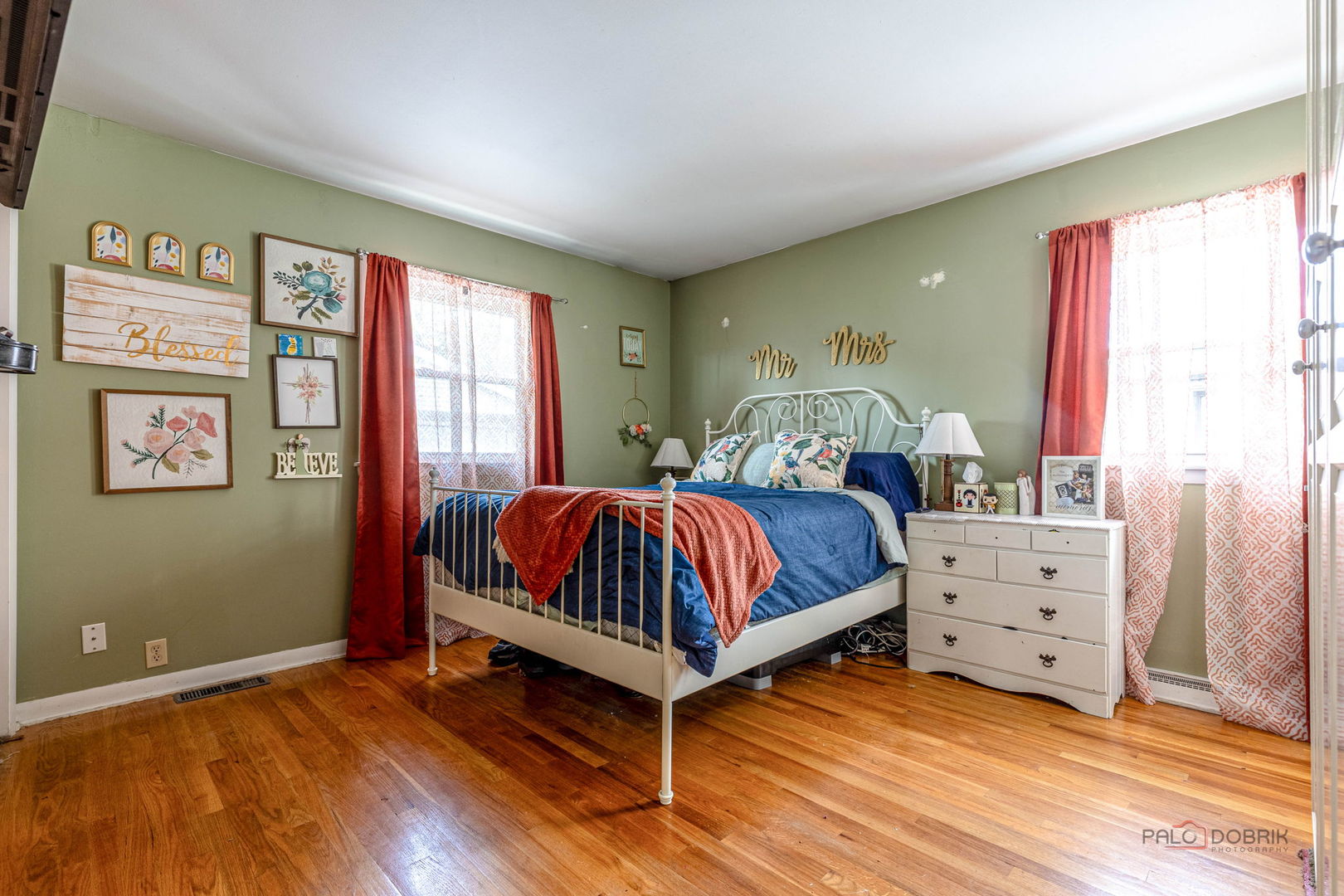 262 N Fairlawn Avenue, Mundelein, IL 60060