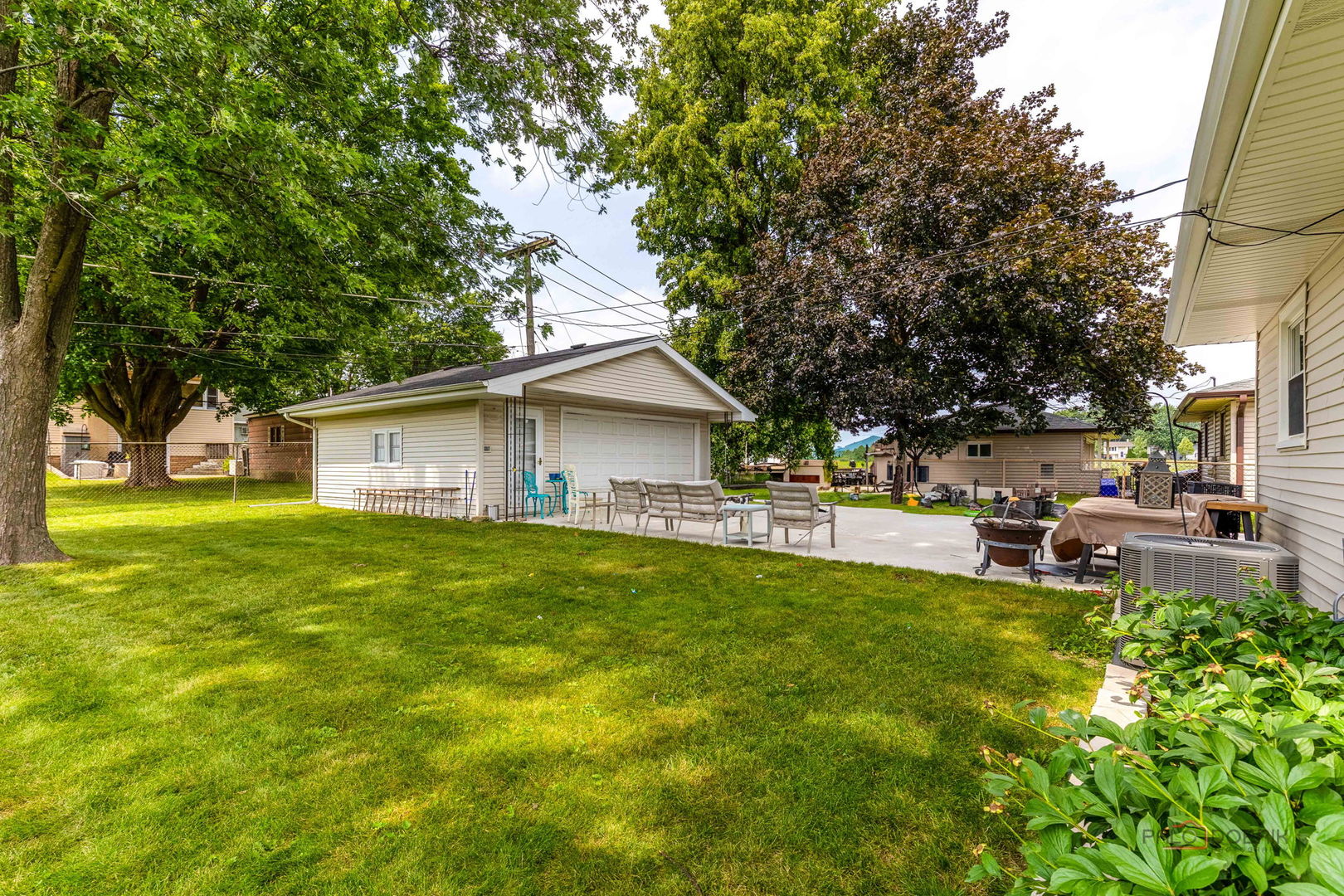 262 N Fairlawn Avenue, Mundelein, IL 60060