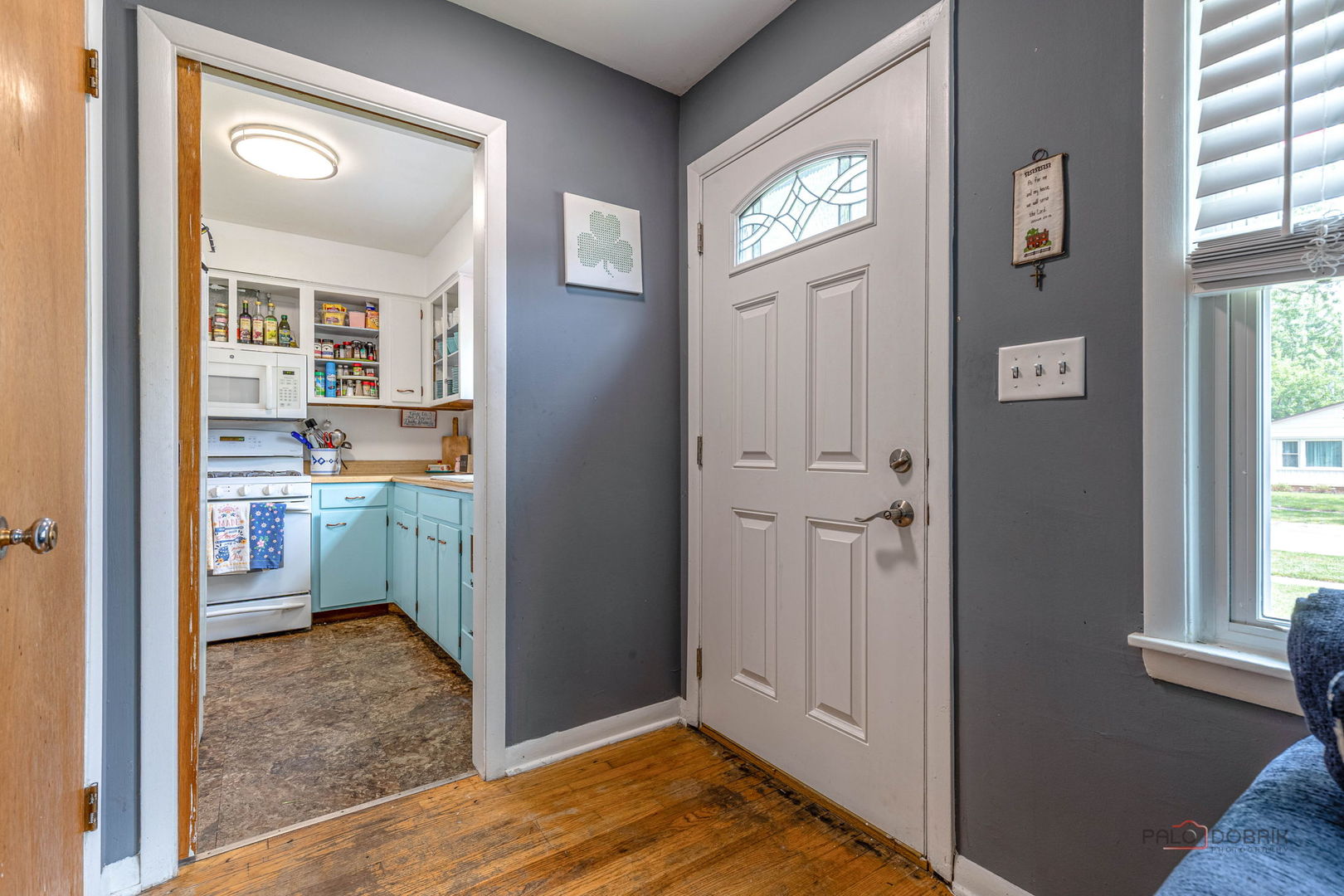 262 N Fairlawn Avenue, Mundelein, IL 60060