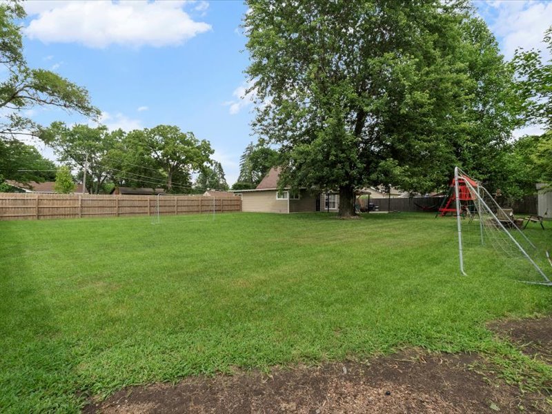 10205 W Ames Avenue, Beach Park, IL 60099