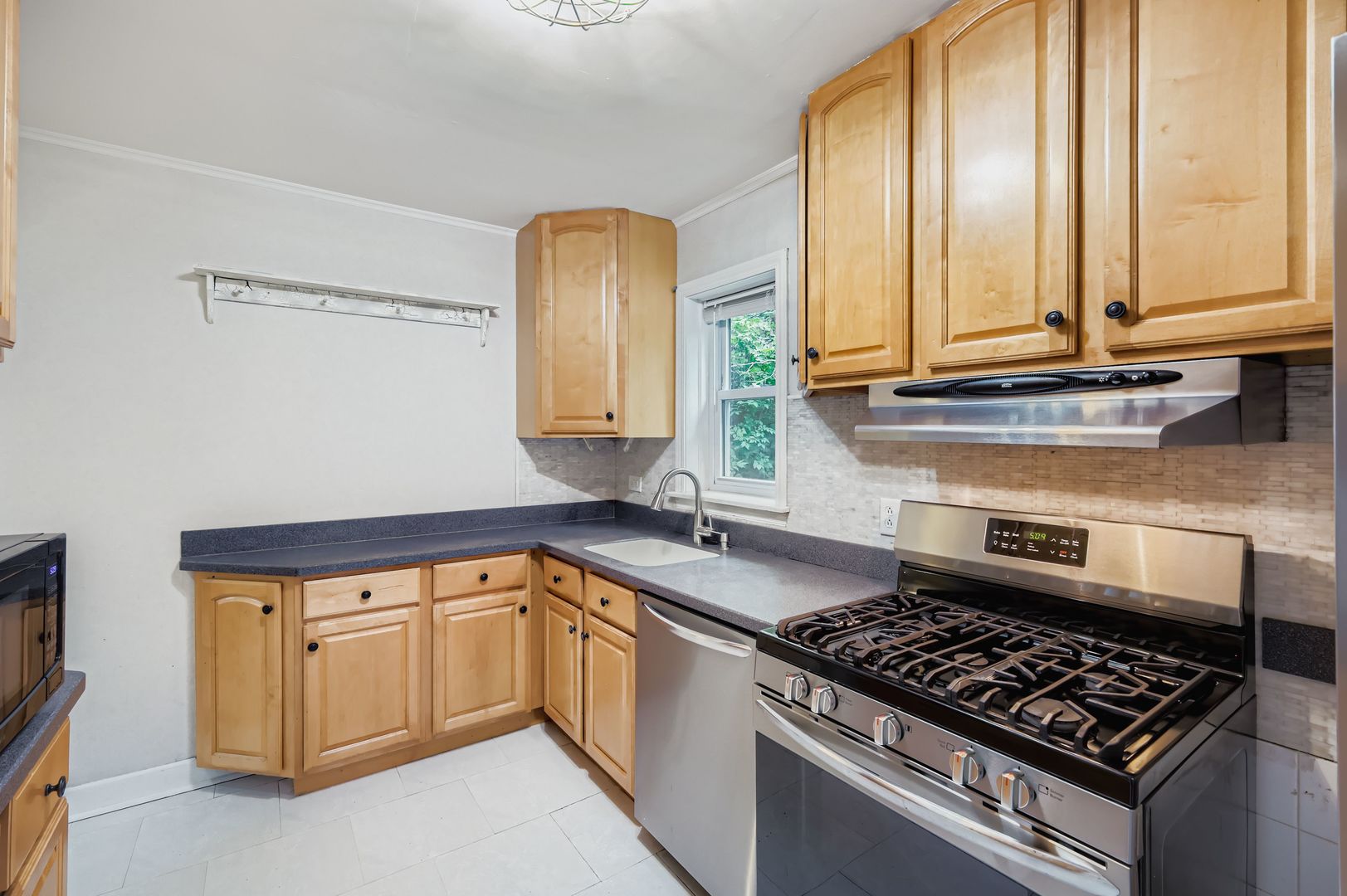 559 S Edson Avenue, Lombard, IL 60148