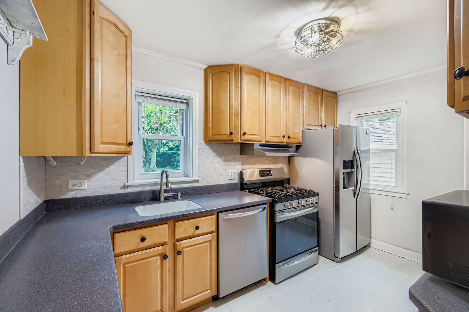 559 S Edson Avenue, Lombard, IL 60148