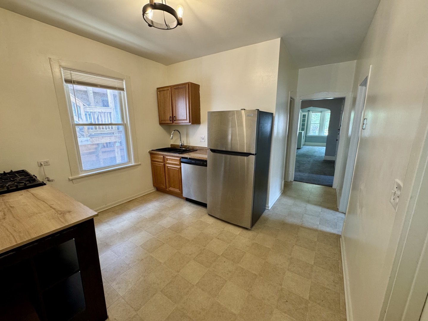 5253 W Cullom Avenue, Chicago, IL 60641