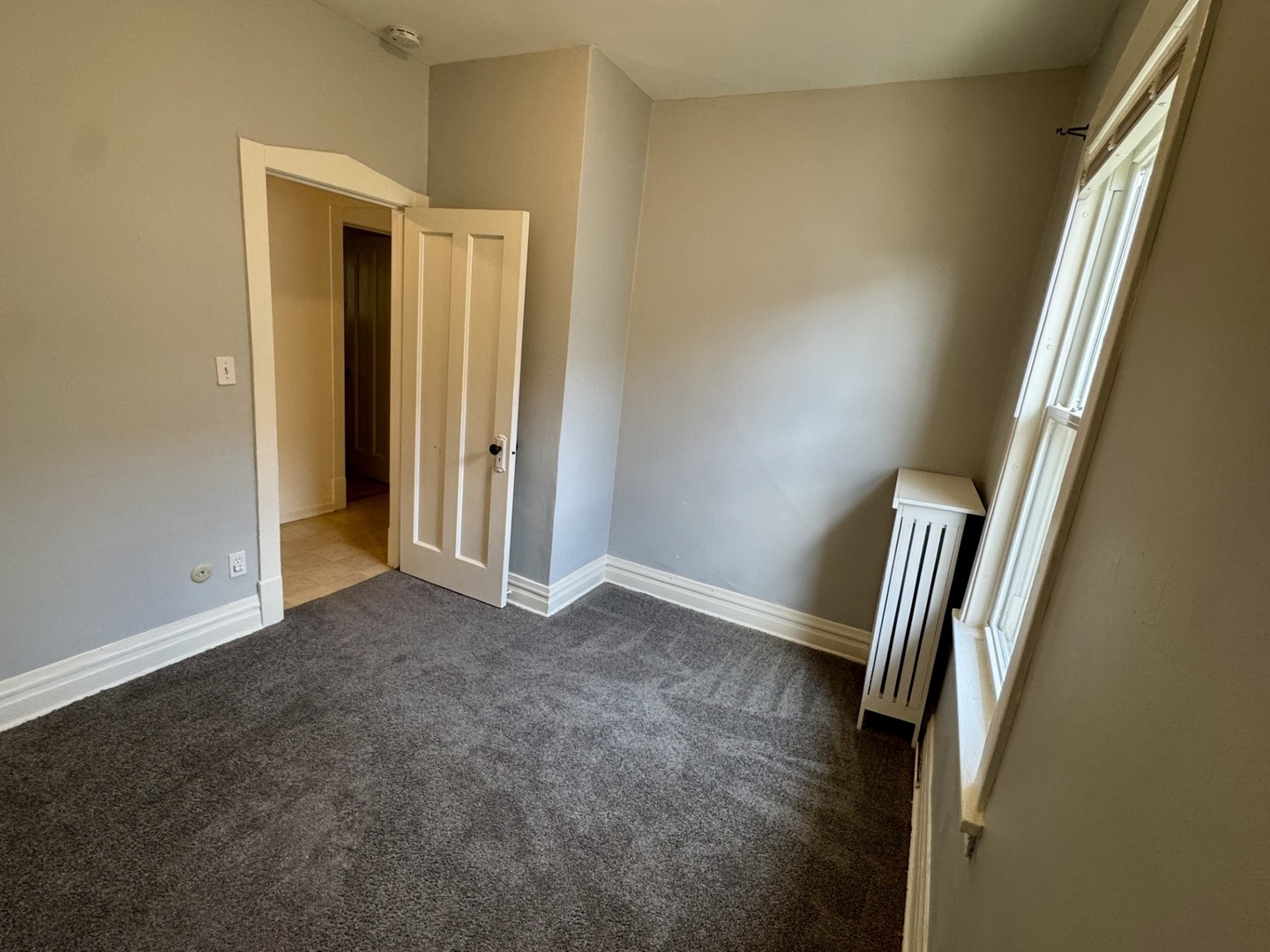 5253 W Cullom Avenue, Chicago, IL 60641