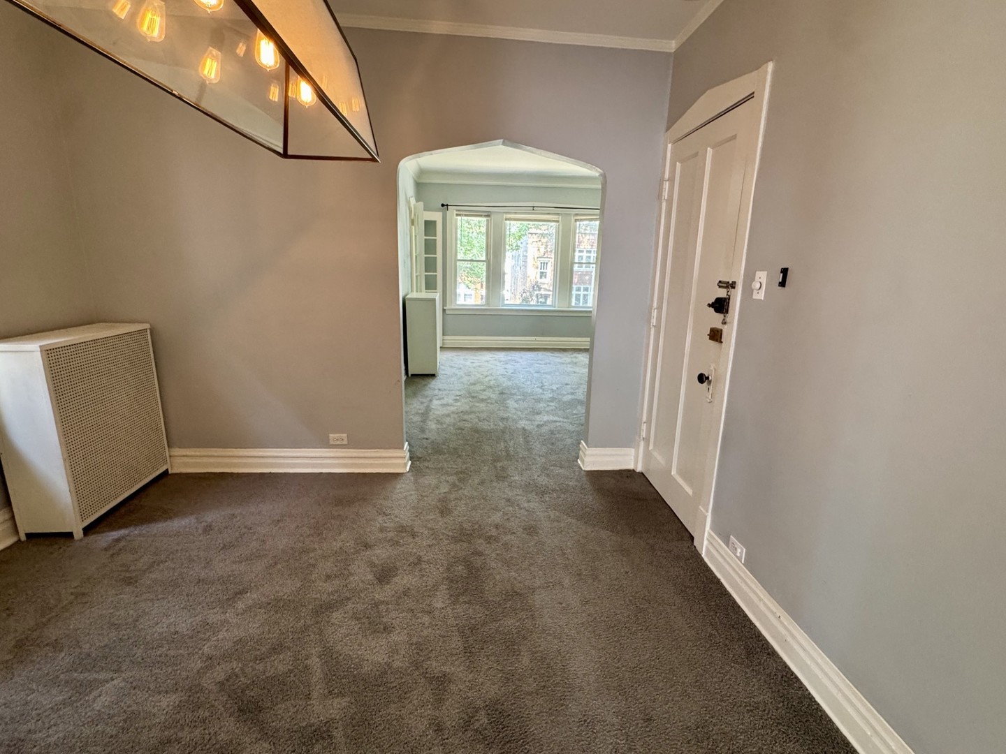 5253 W Cullom Avenue, Chicago, IL 60641