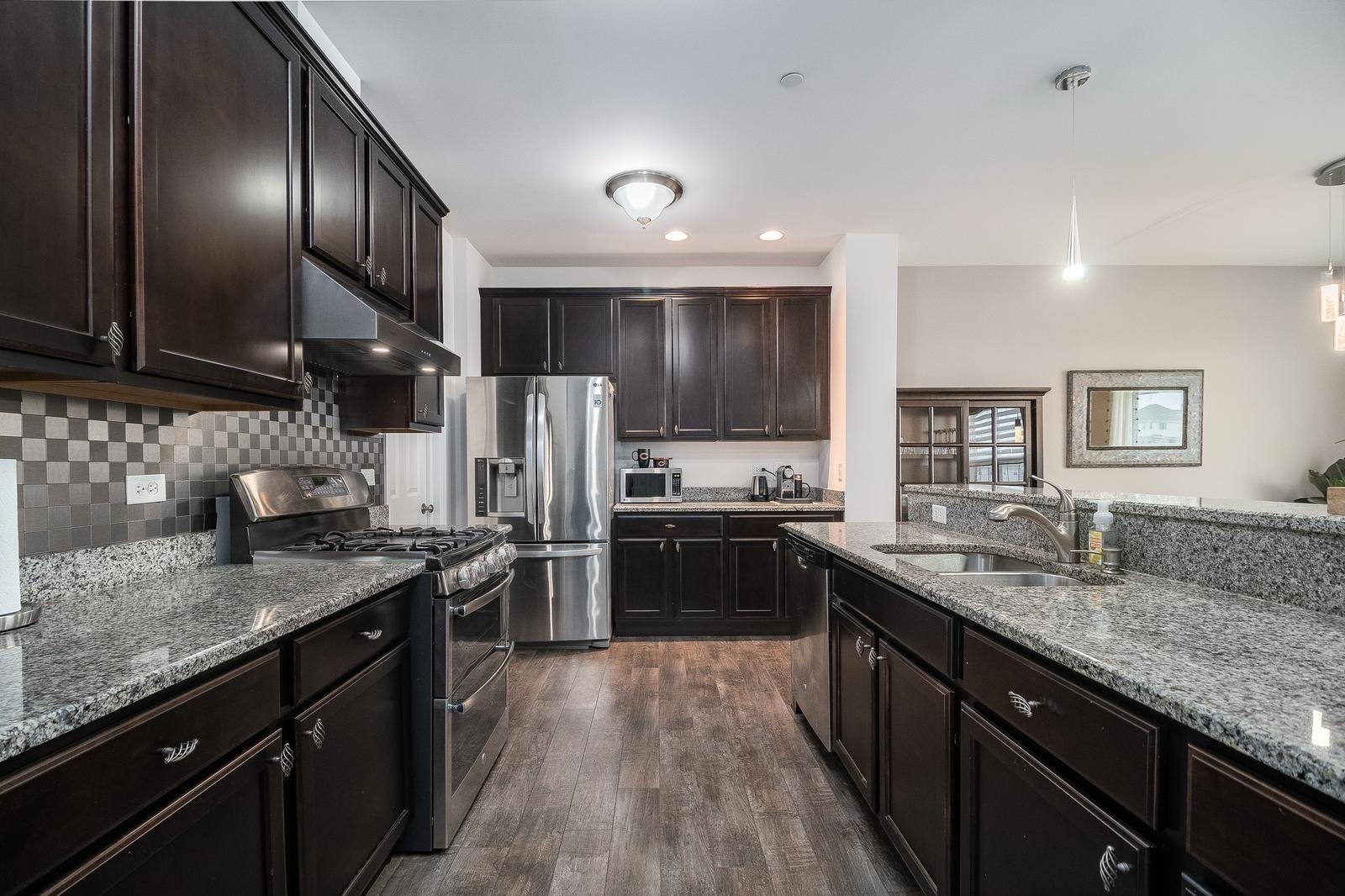 2812 Henley Lane, Naperville, IL 60540