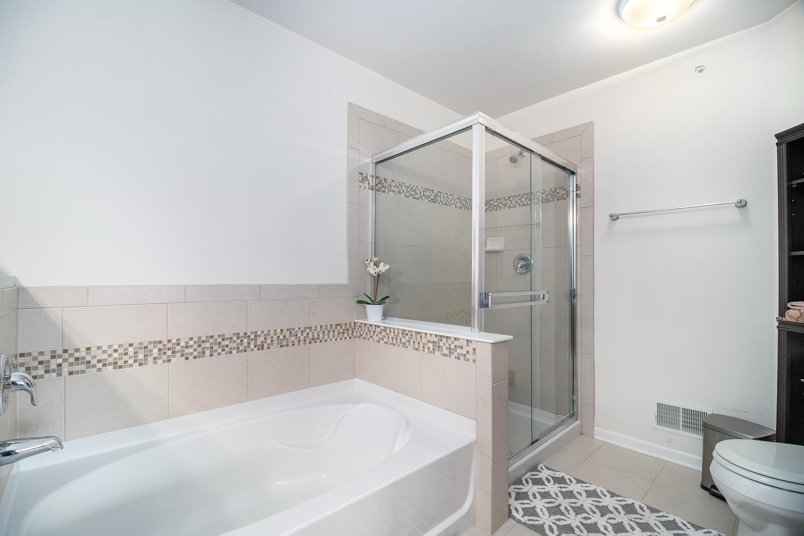 2812 Henley Lane, Naperville, IL 60540