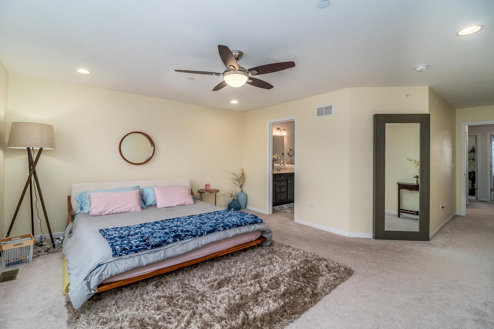 2812 Henley Lane, Naperville, IL 60540