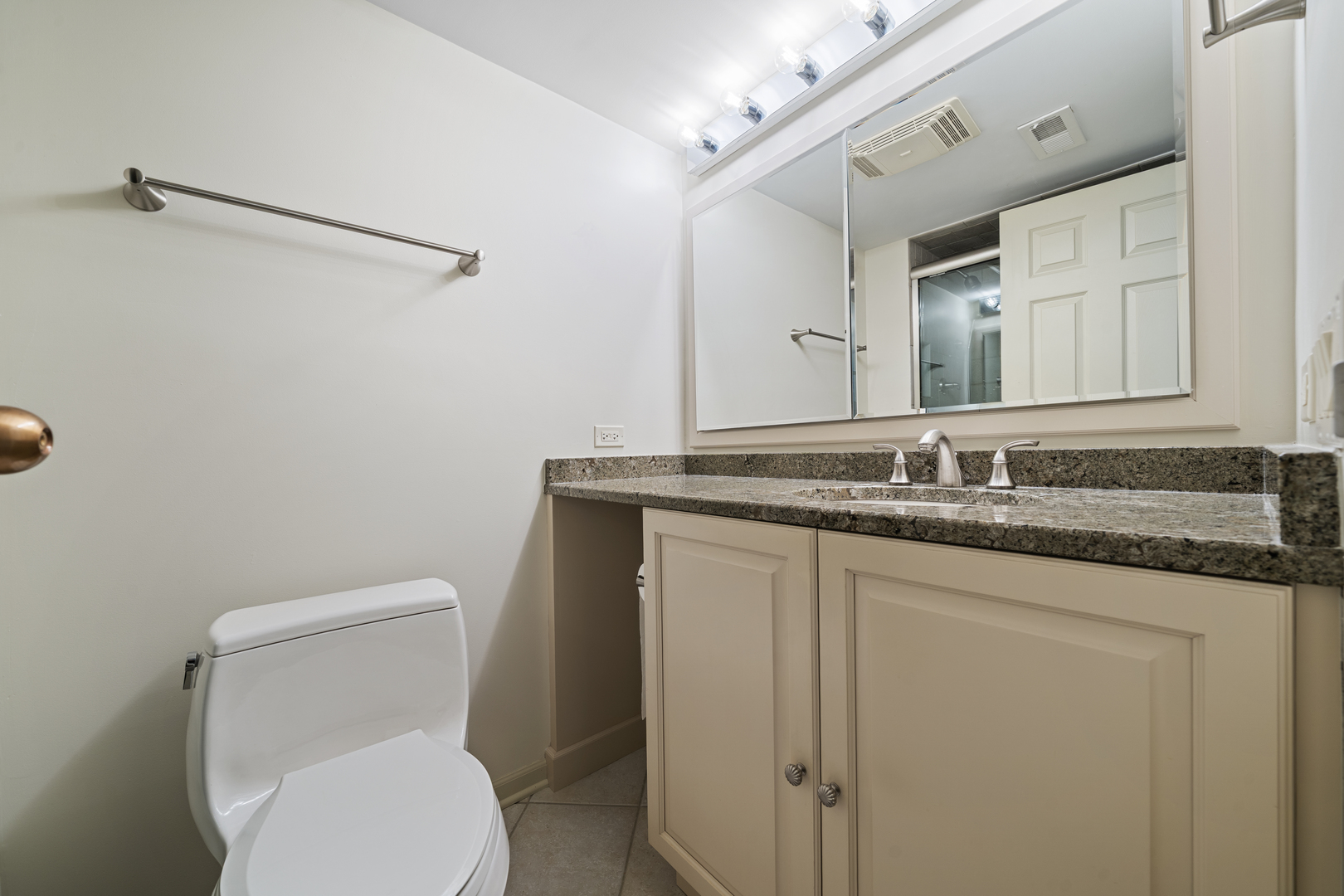 1140 Old Mill Road #303F, Hinsdale, IL 60521