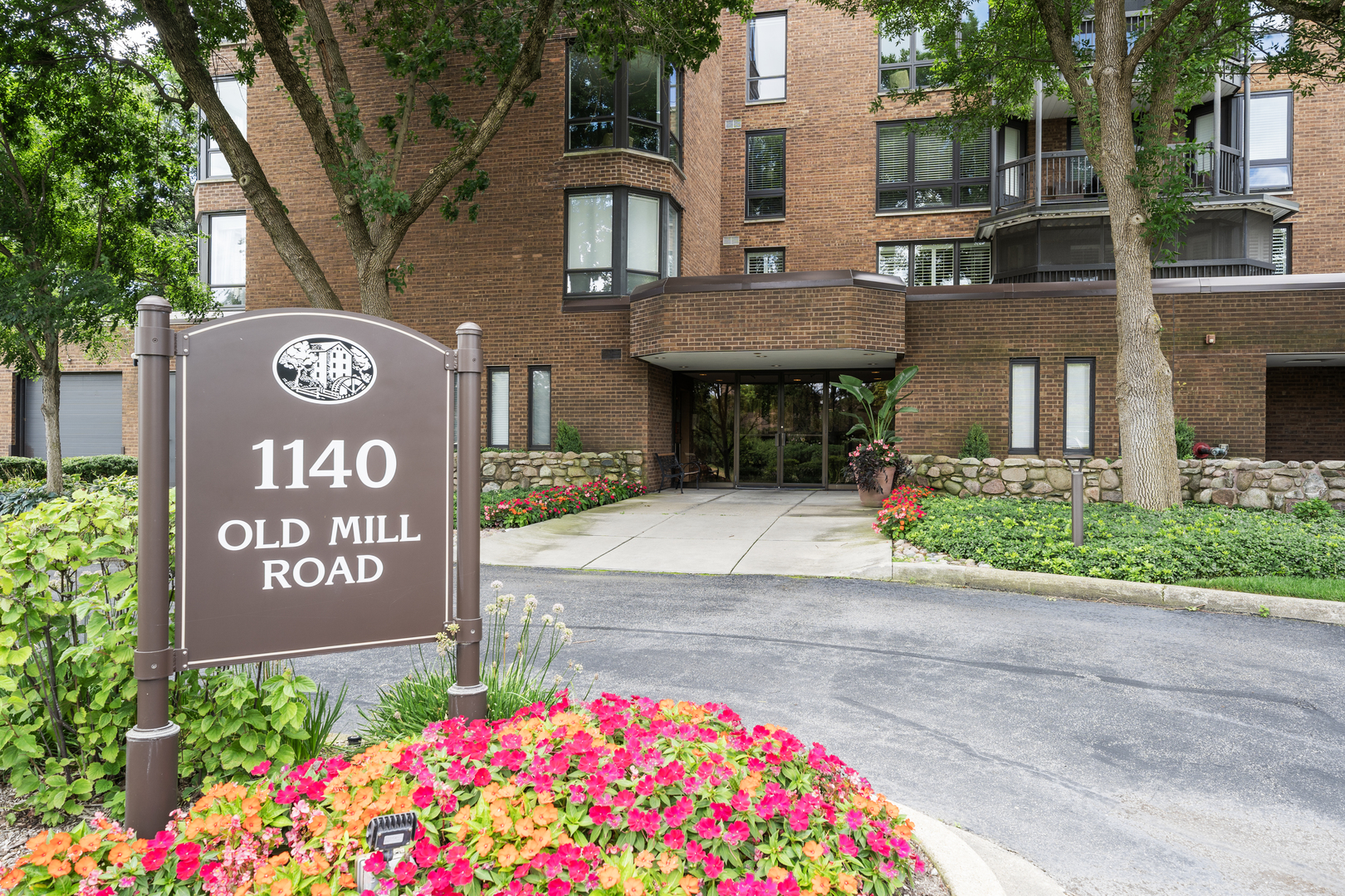 1140 Old Mill Road #303F, Hinsdale, IL 60521