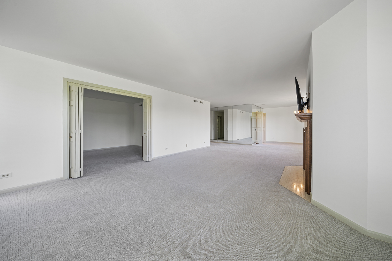 1140 Old Mill Road #303F, Hinsdale, IL 60521