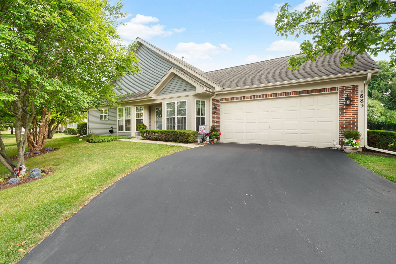 883 Wembley Court, Elgin, IL 60120