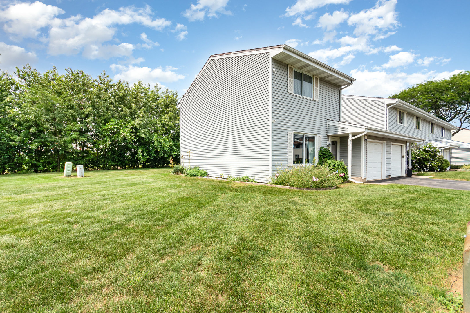 2516 Lotus Lane, Crest Hill, IL 60403