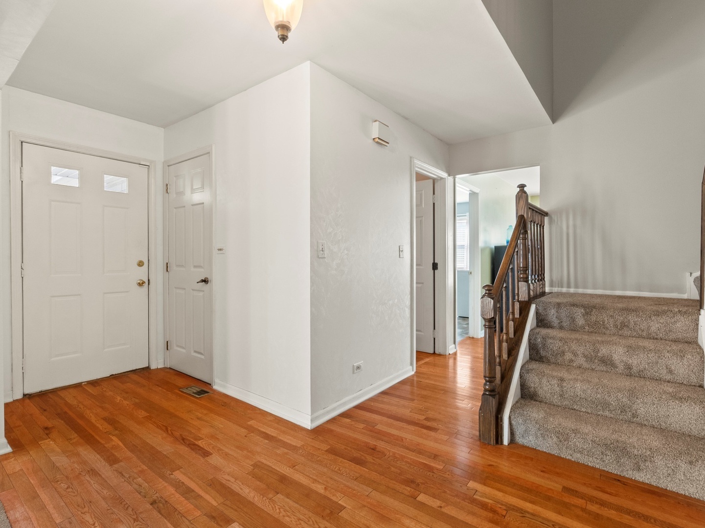 445 Travelaire Avenue, Naperville, IL 60565