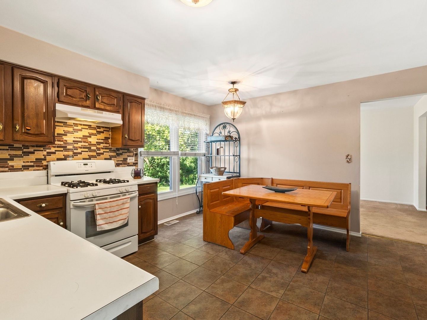 445 Travelaire Avenue, Naperville, IL 60565