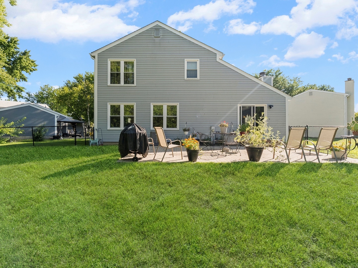 445 Travelaire Avenue, Naperville, IL 60565