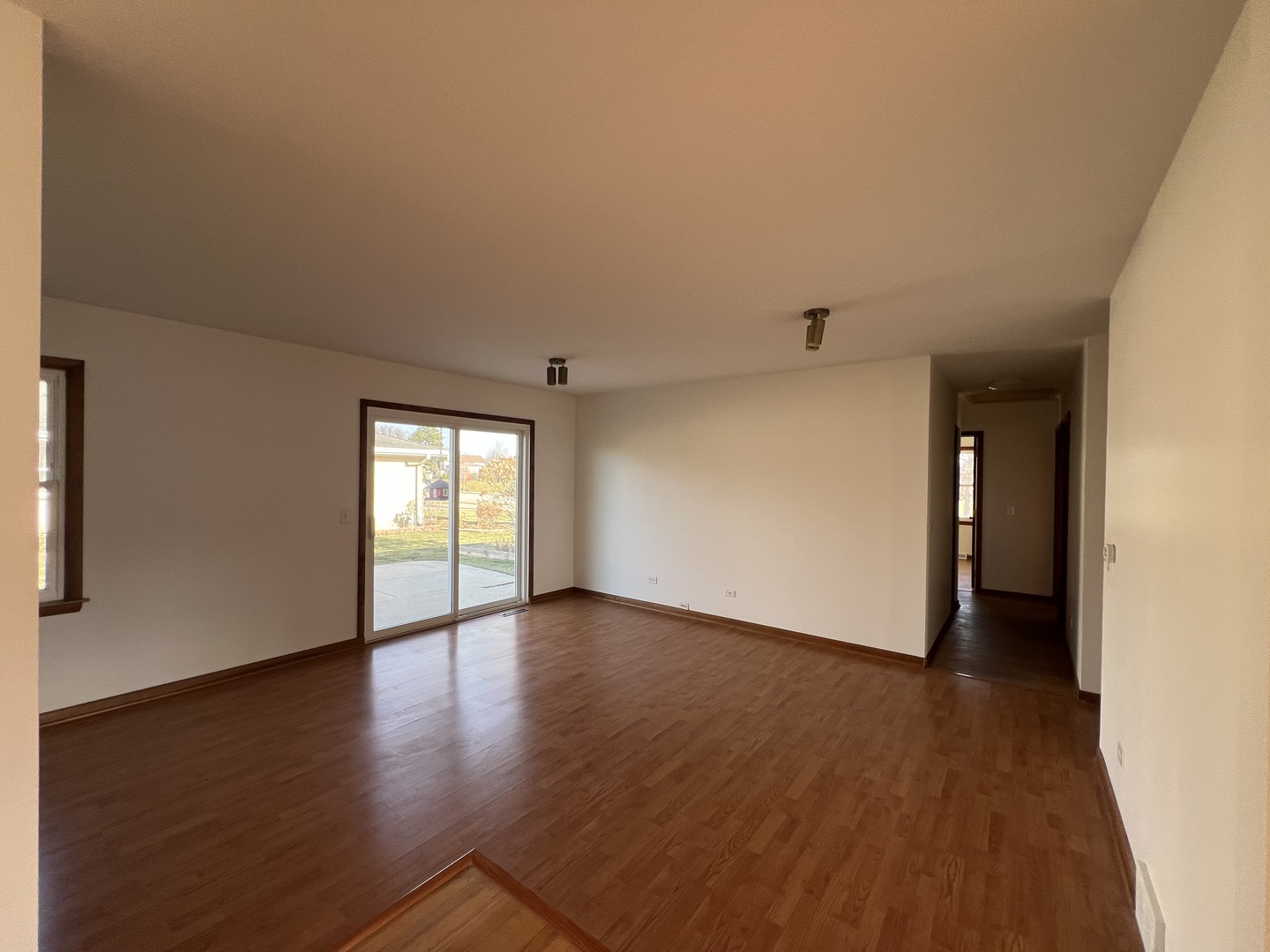 6 W Cypress Street, Arlington Heights, IL 60005